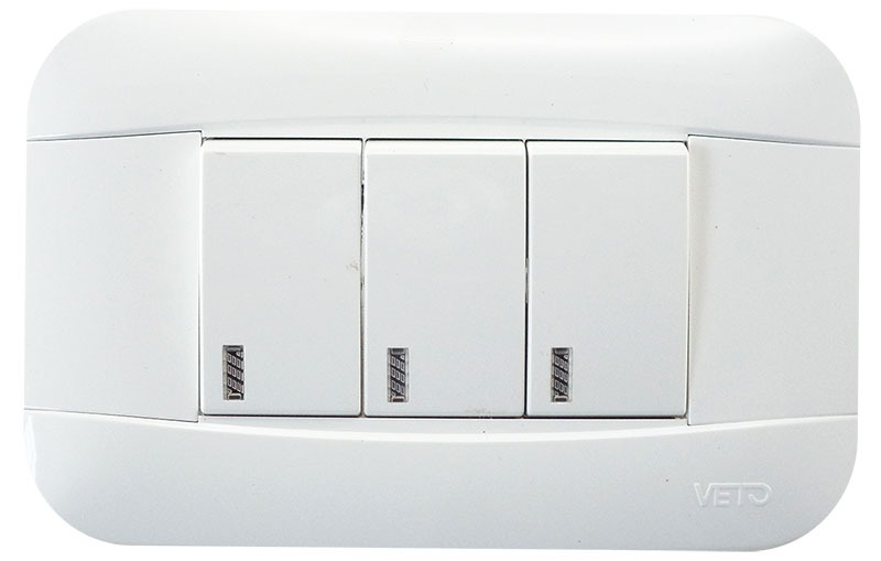 INTERRUPTOR TRIPLE PLATA. PLA35147.VETO  COD: VET21115